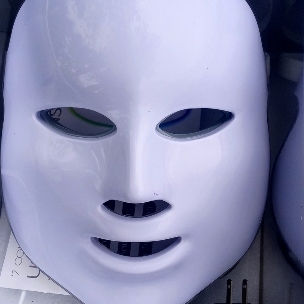 LED skin care face mask